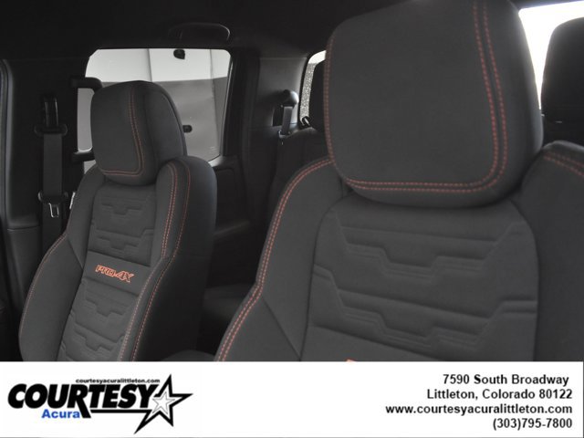 Used 2024 Nissan Frontier PRO-4X w/ Technology Package image 19