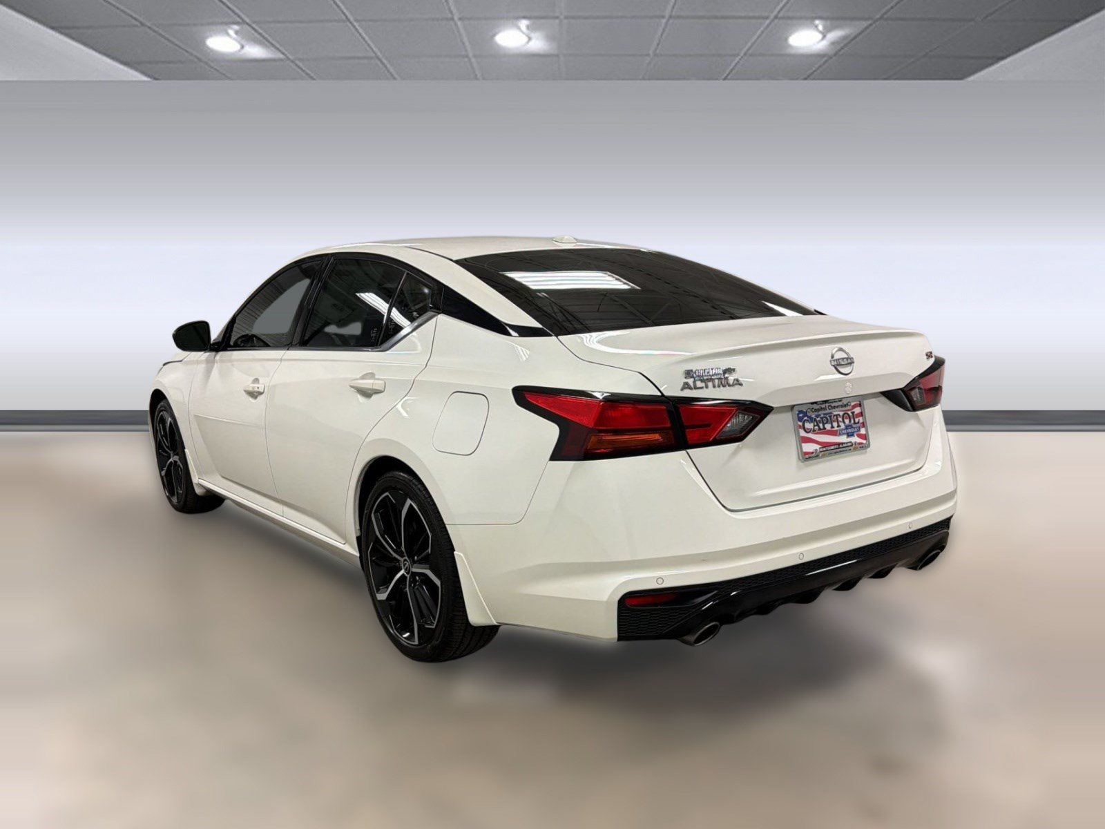 Used 2024 Nissan Altima 2.5 SR FWD image 3