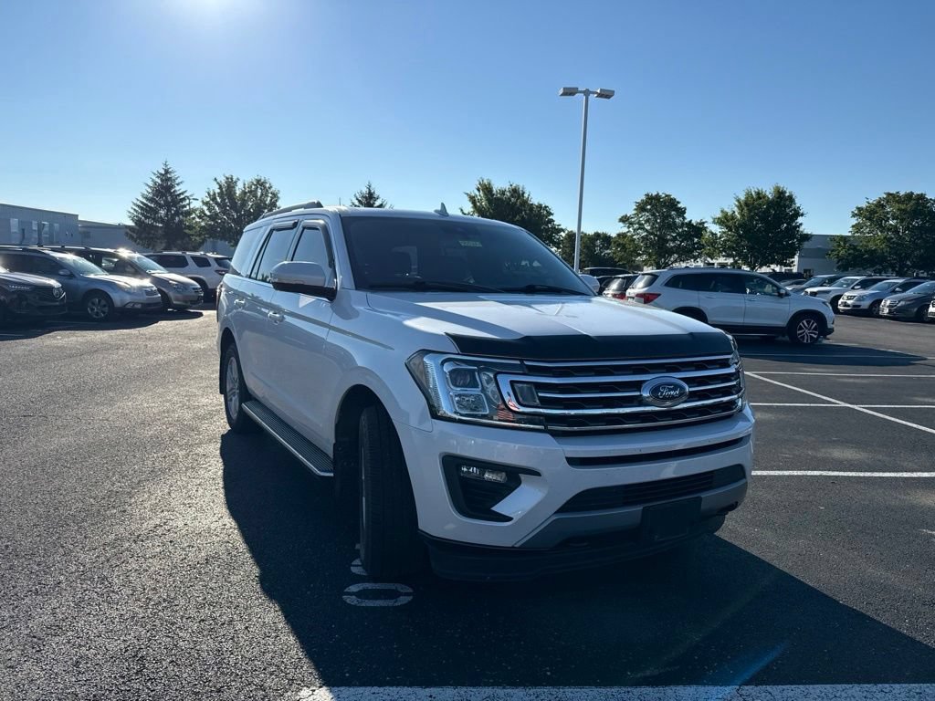 Used 2019 Ford Expedition XLT w/ Equipment Group 202A AWD/4WD image 13