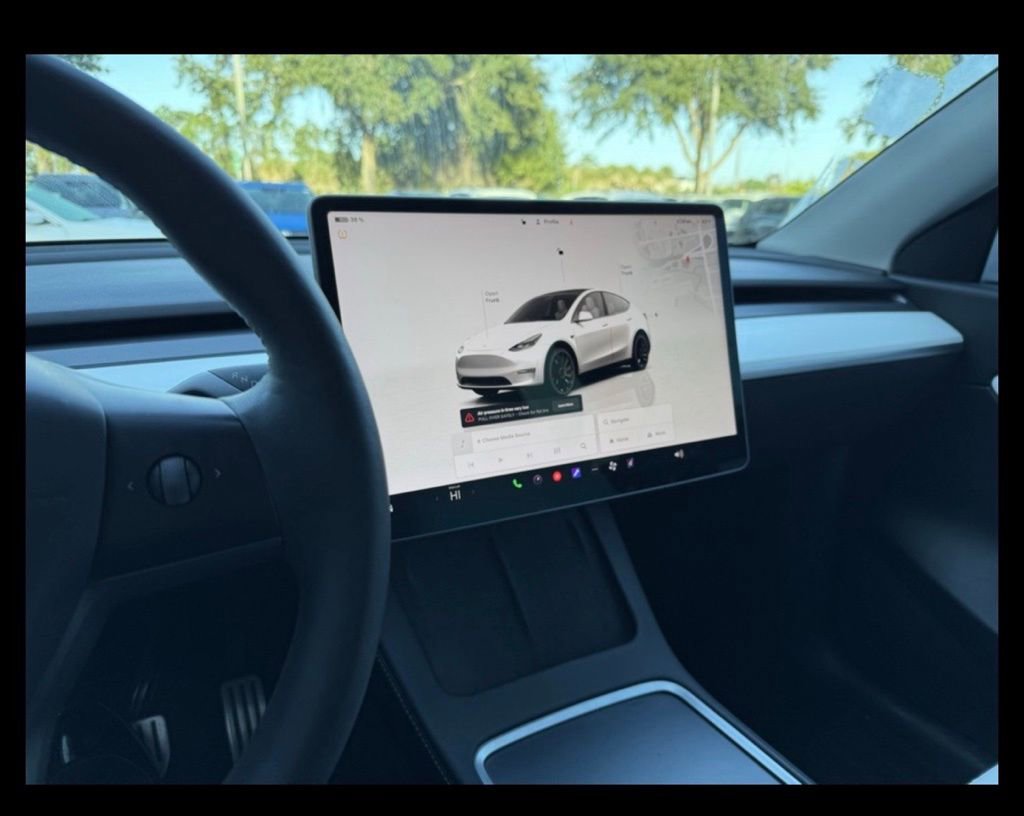 Used 2022 Tesla Model Y Performance image 18