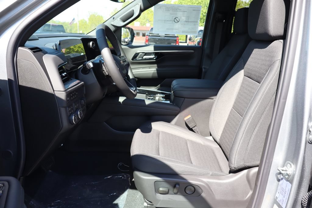 New 2026 Chevrolet Suburban LS w/ Max Trailering Package AWD/4WD image 5