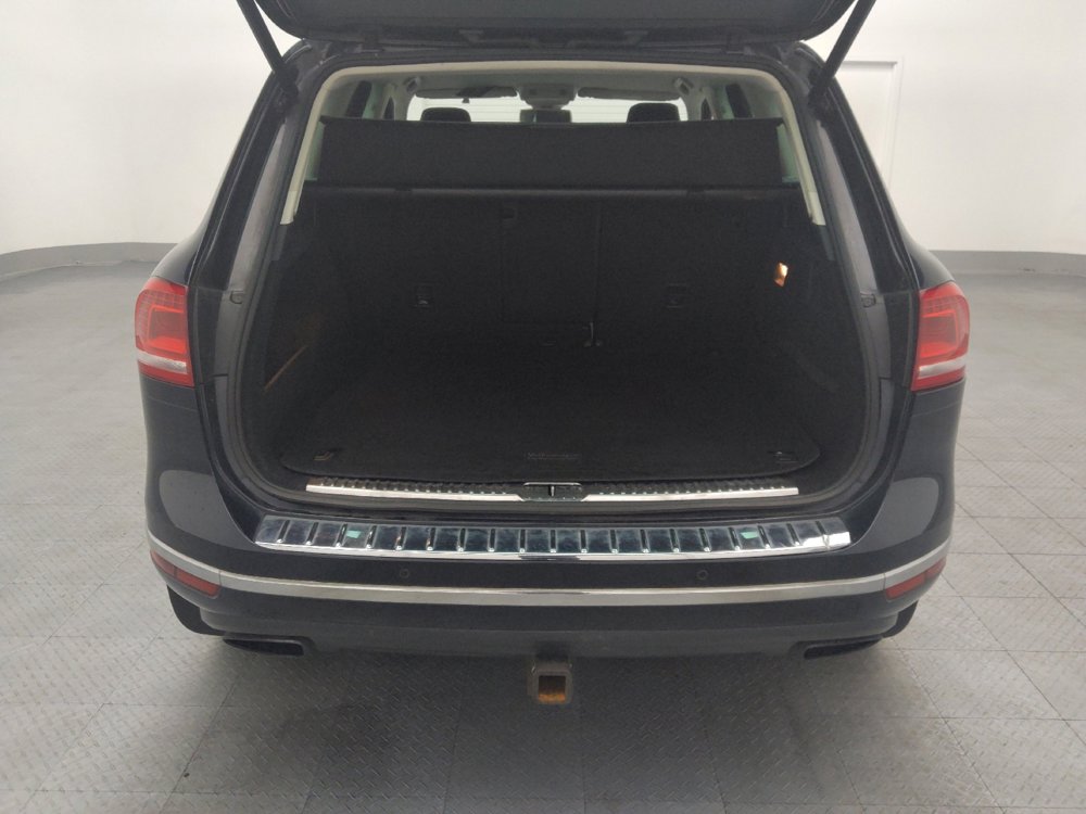 Used 2016 Volkswagen Touareg Sport image 29