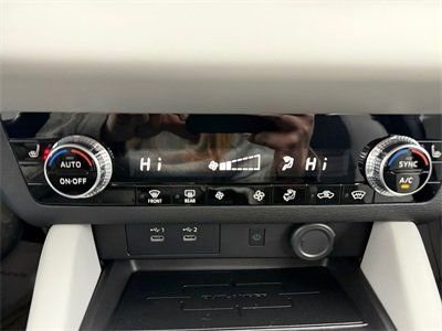 New 2026 Mitsubishi Outlander SE image 32