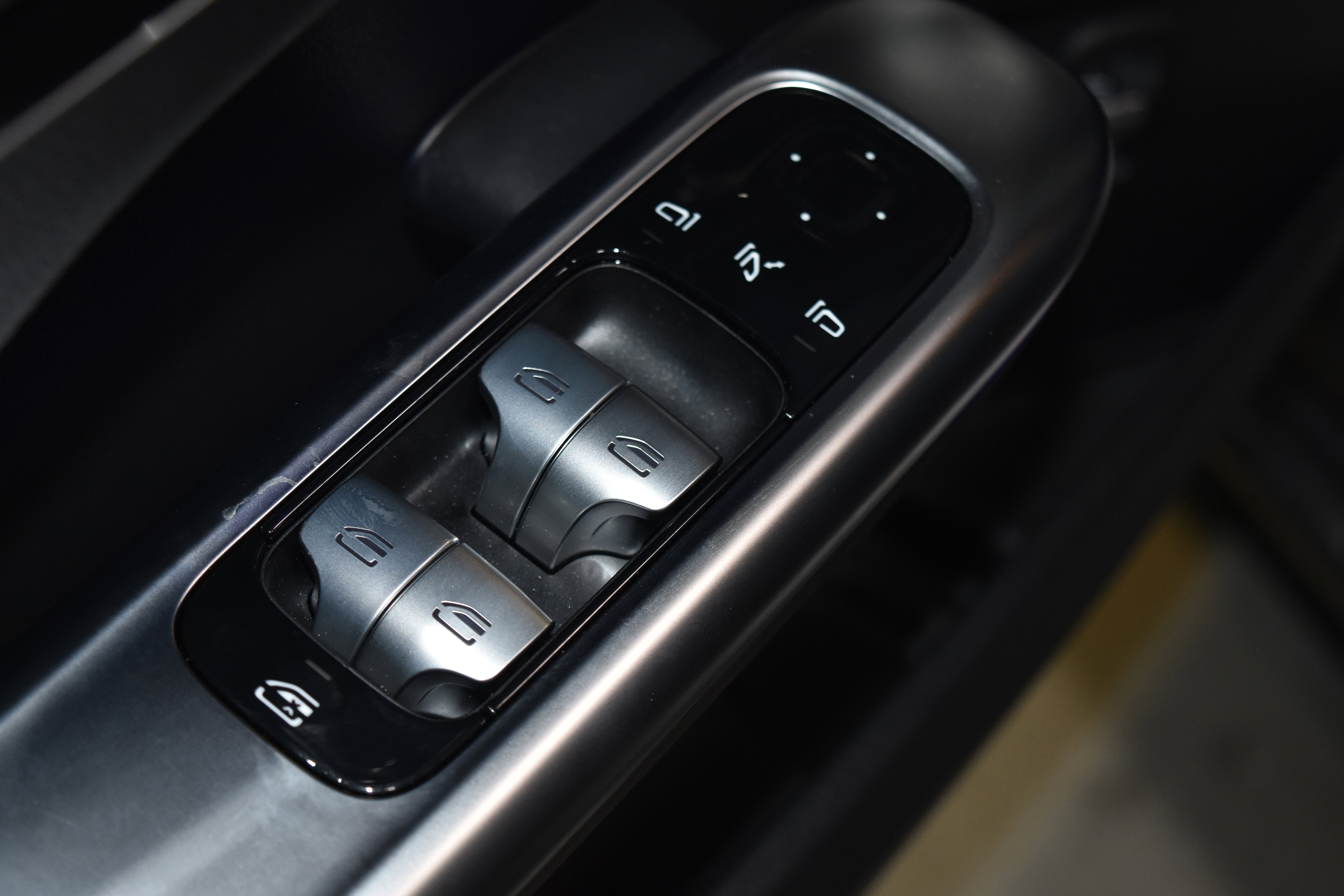 New 2025 Mercedes-Benz C 300 4MATIC Sedan image 5