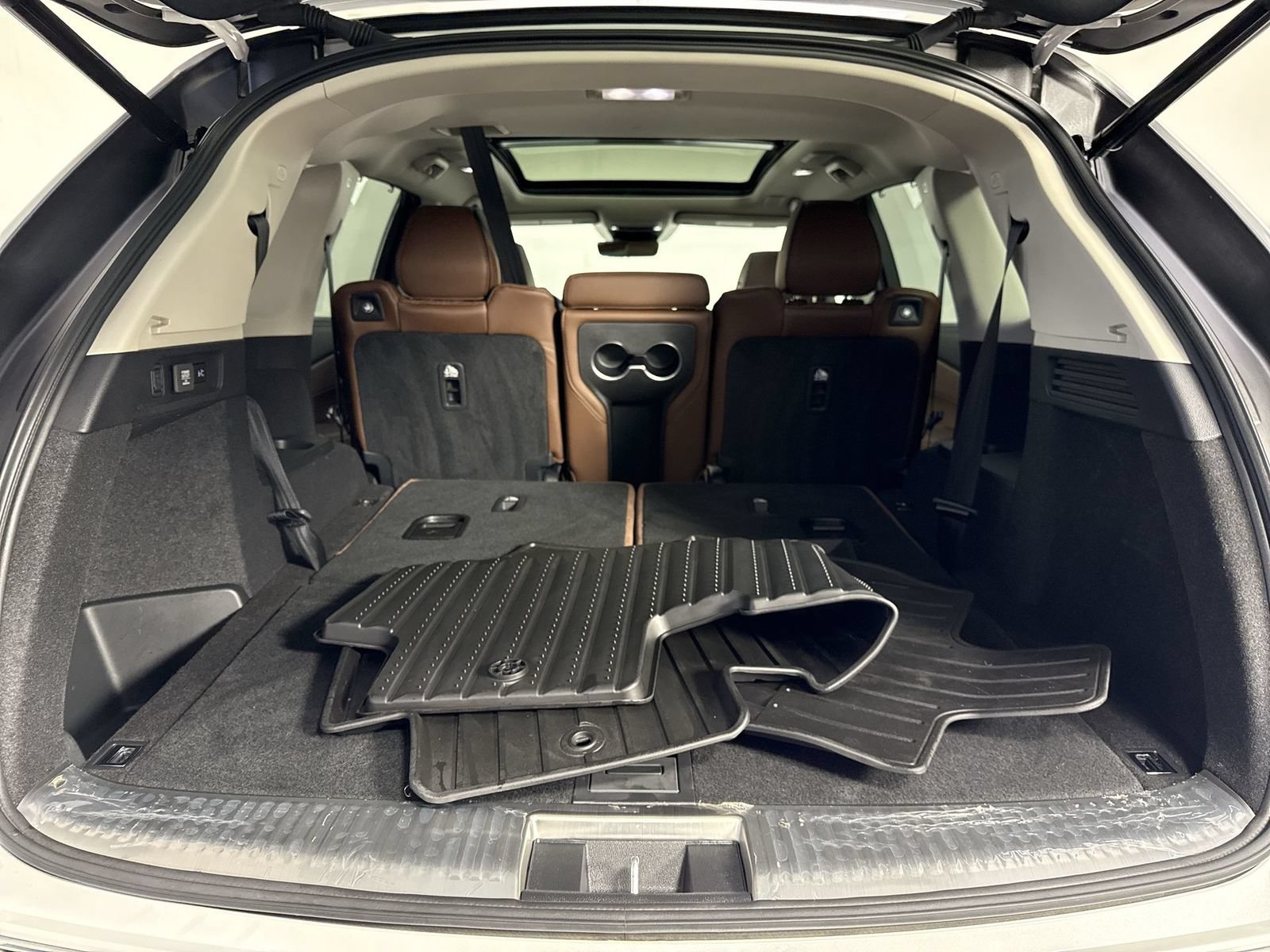 Certified 2026 Acura MDX w/ Advance Package AWD/4WD image 35
