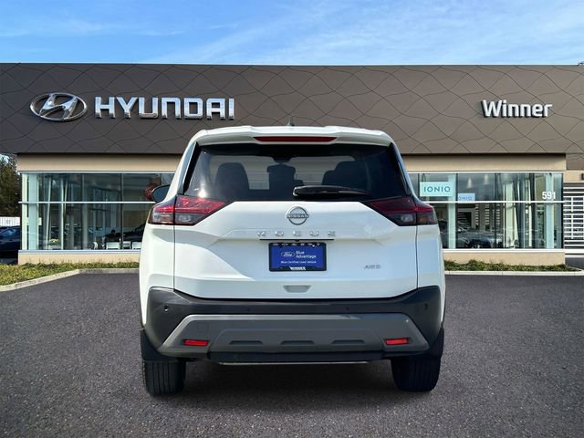 Used 2023 Nissan Rogue S image 3