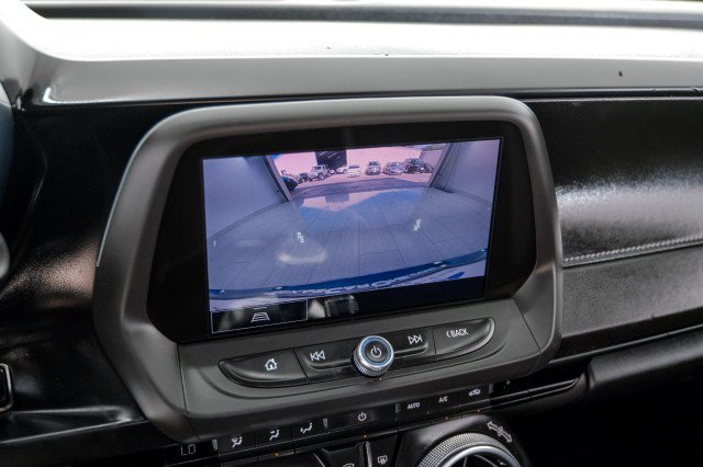 Used 2021 Chevrolet Camaro LT w/ Technology Package RWD image 17