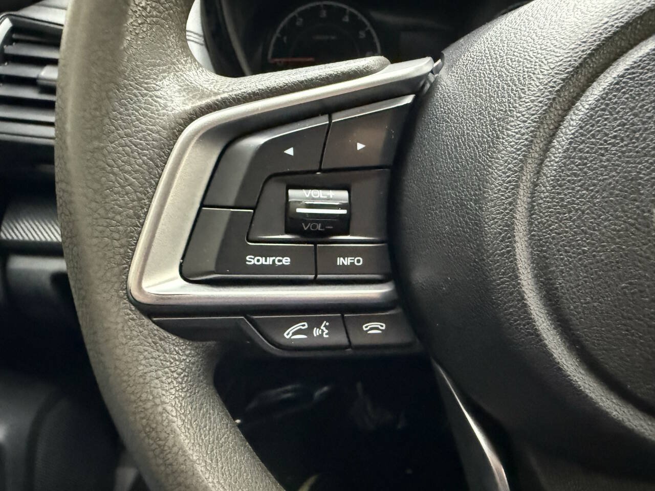 Used 2018 Subaru Crosstrek 2.0i AWD/4WD image 23