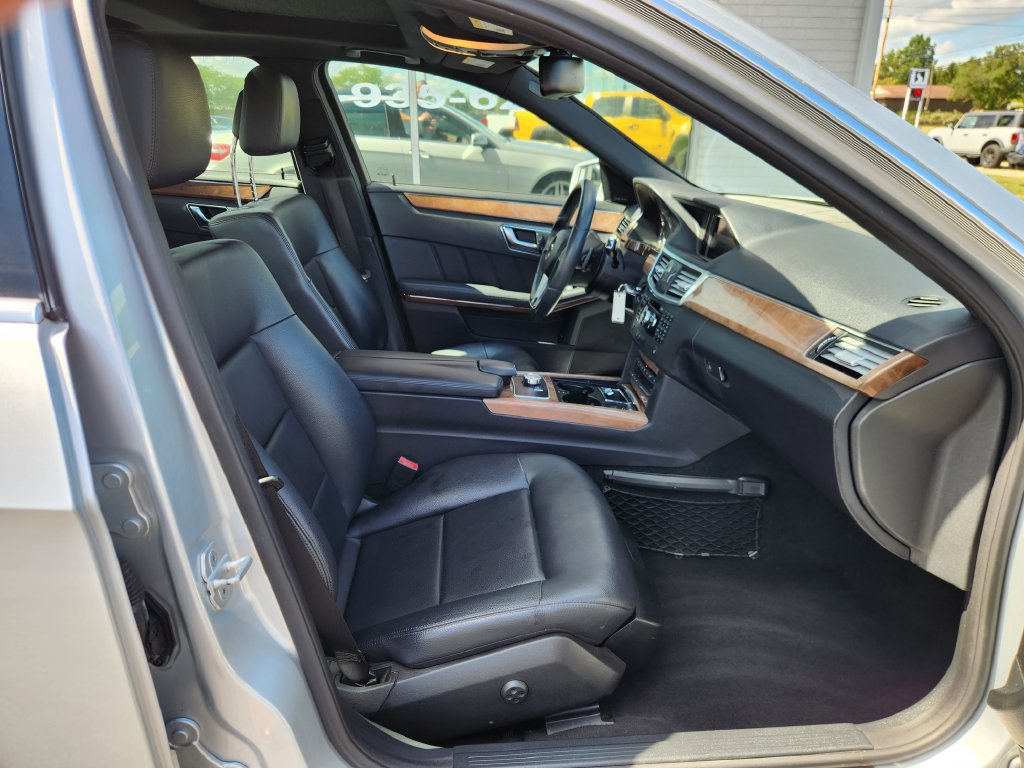 Used 2013 Mercedes-Benz E 350 4MATIC Sedan image 41