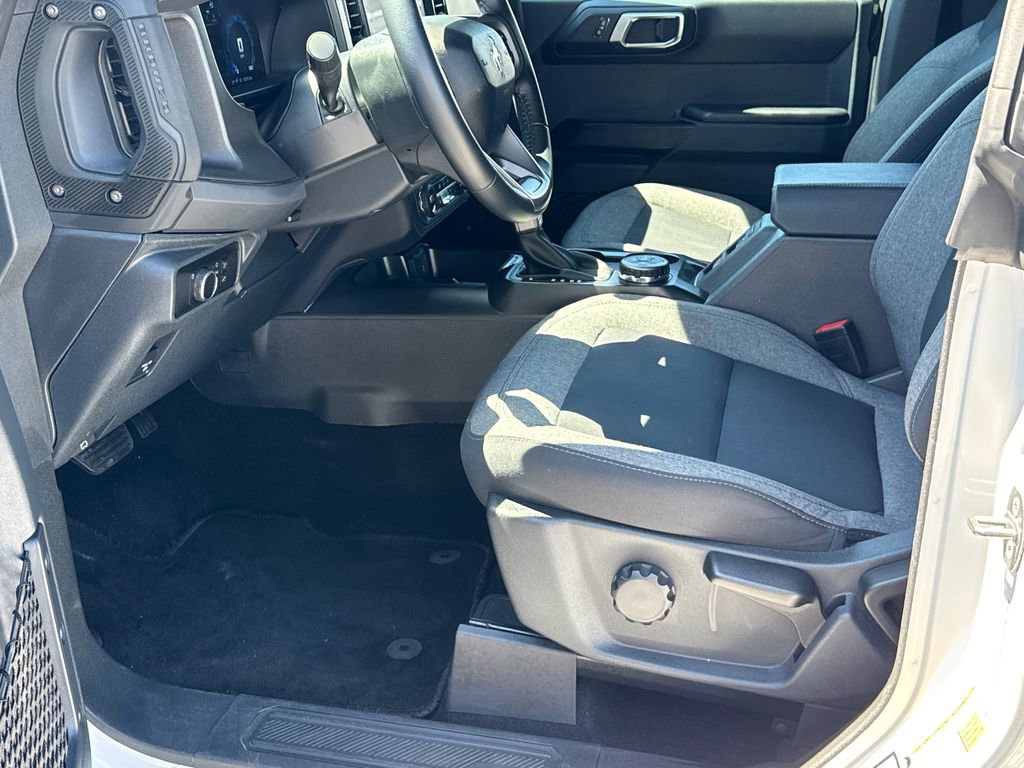 Used 2025 Ford Bronco Big Bend image 9