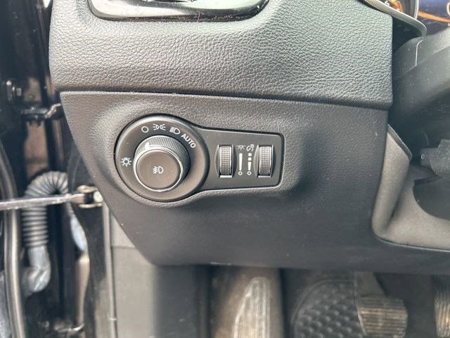 Used 2021 Jeep Compass Limited image 19