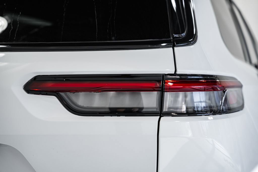 New 2025 Jeep Grand Cherokee L Altitude image 6