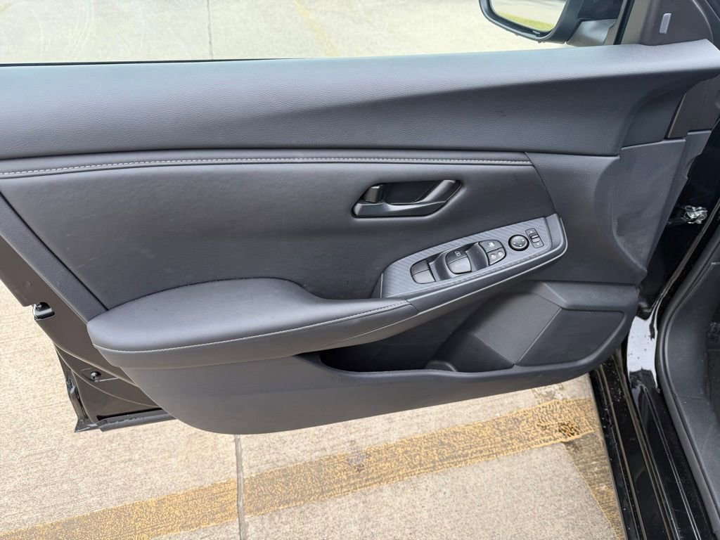 Used 2025 Nissan Sentra S image 10