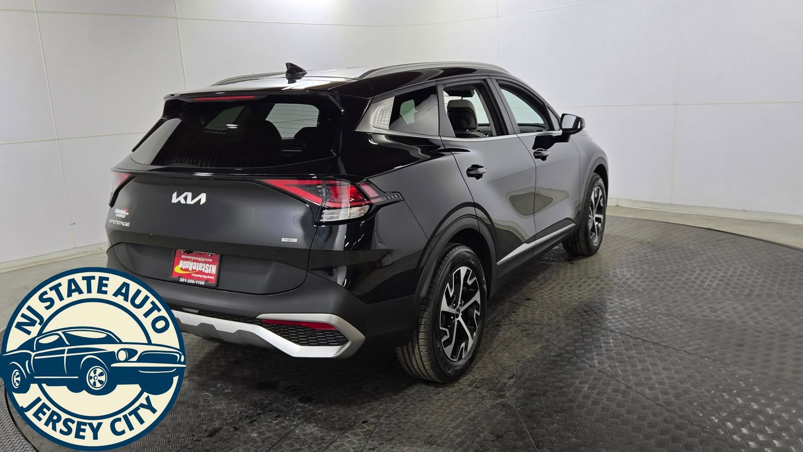 Used 2023 Kia Sportage EX image 7