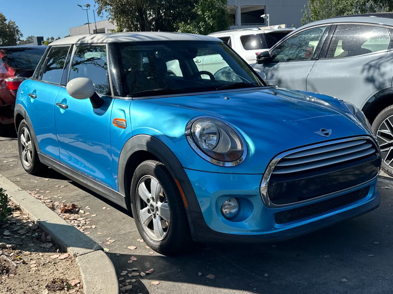 Used 2015 MINI Cooper 4-Door Hardtop FWD image 3