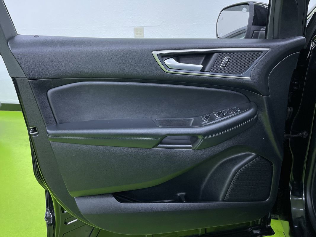 Used 2024 Ford Edge SEL image 16