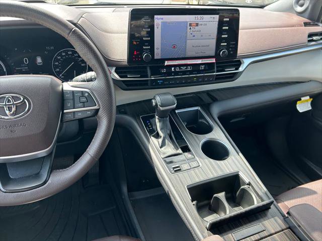 Certified 2024 Toyota Sienna Platinum image 20