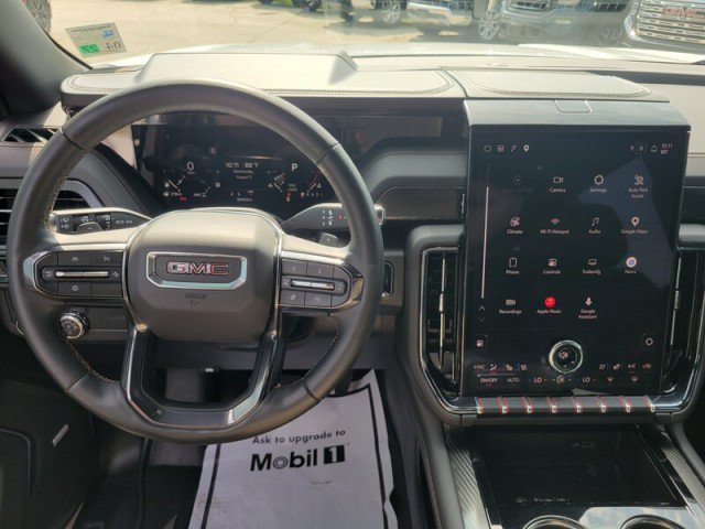 Used 2025 GMC Yukon AT4 w/ AT4 Premium Package AWD/4WD image 17