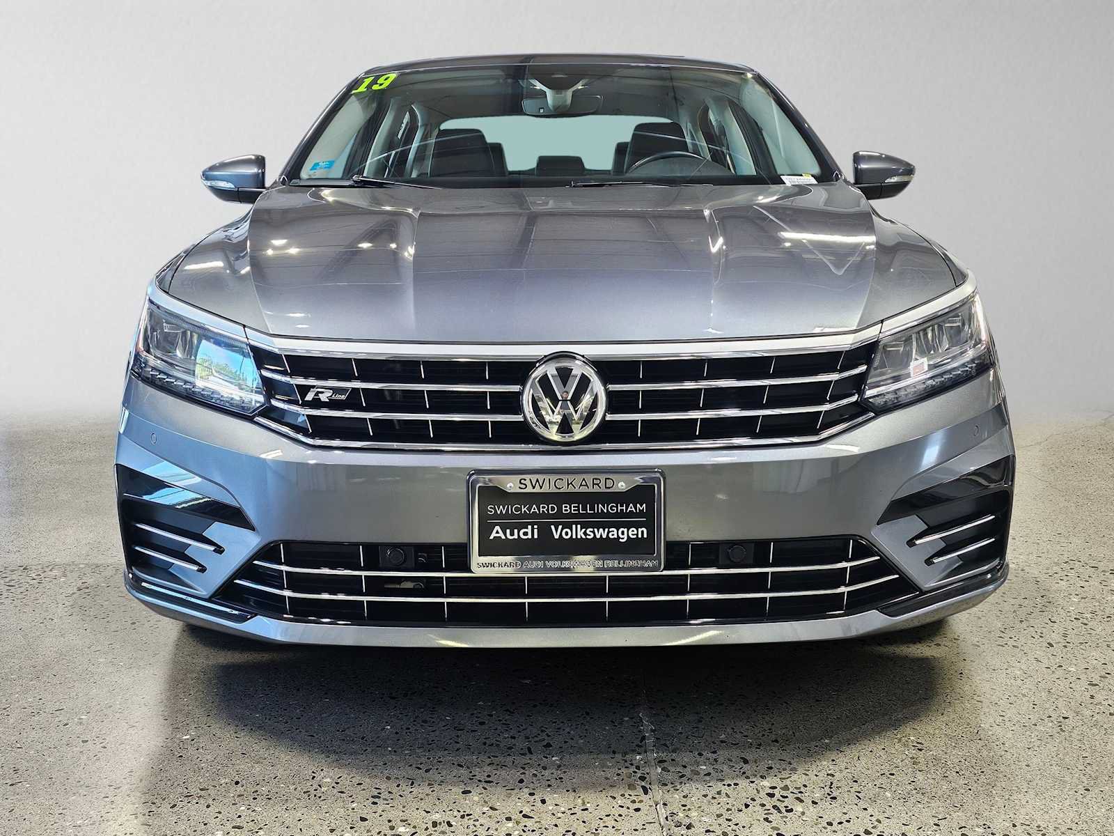 Used 2019 Volkswagen Passat 2.0T SE R-Line FWD image 8