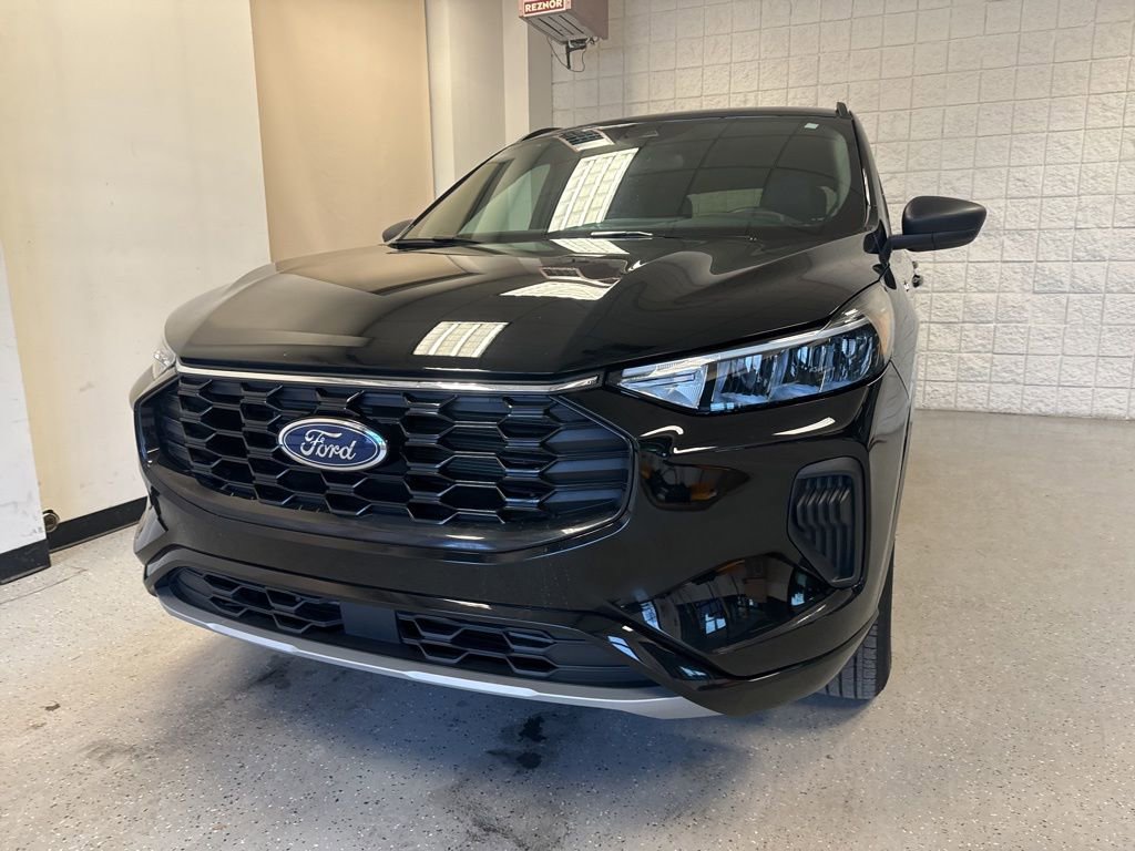 Used 2024 Ford Escape ST-Line w/ Tech Pack #1 AWD/4WD image 38