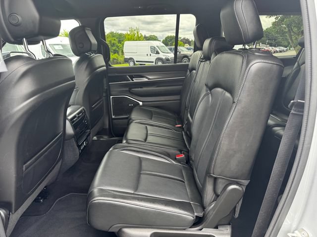Certified 2024 Jeep Wagoneer L Series II w/ Flexible Seating Group AWD/4WD image 22