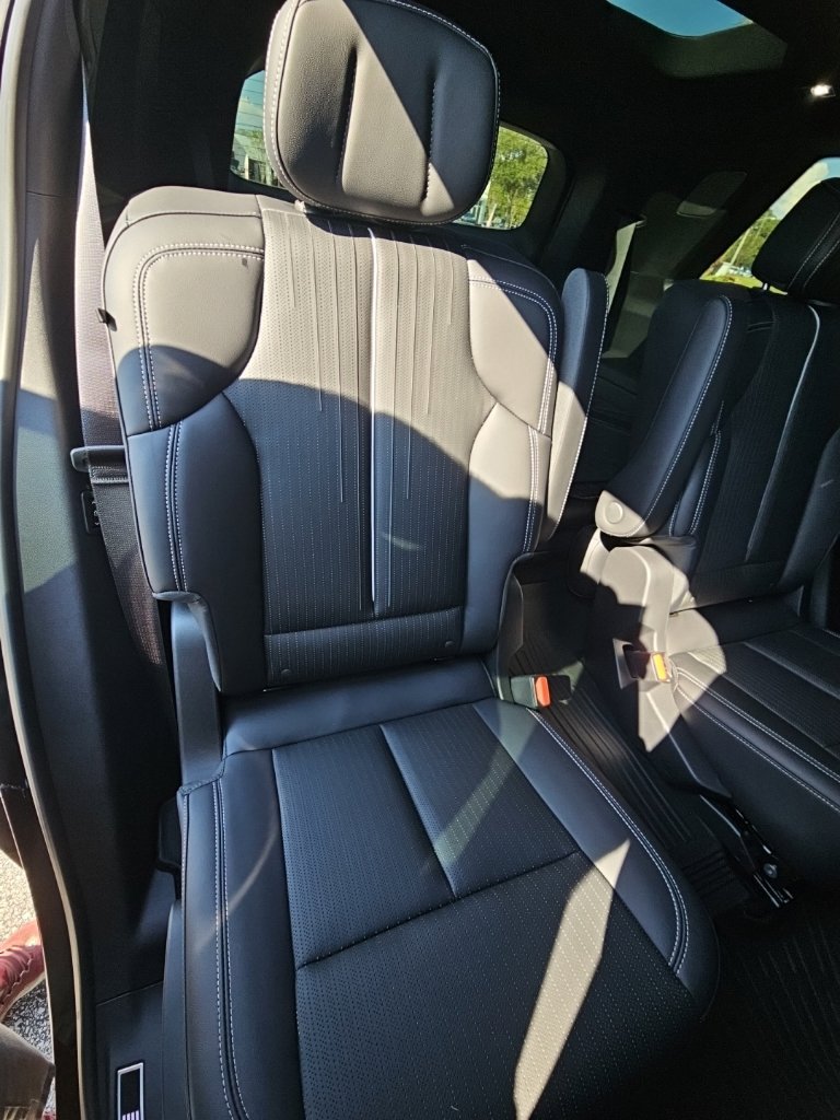 Used 2027 Cadillac Vistiq Luxury AWD/4WD image 18