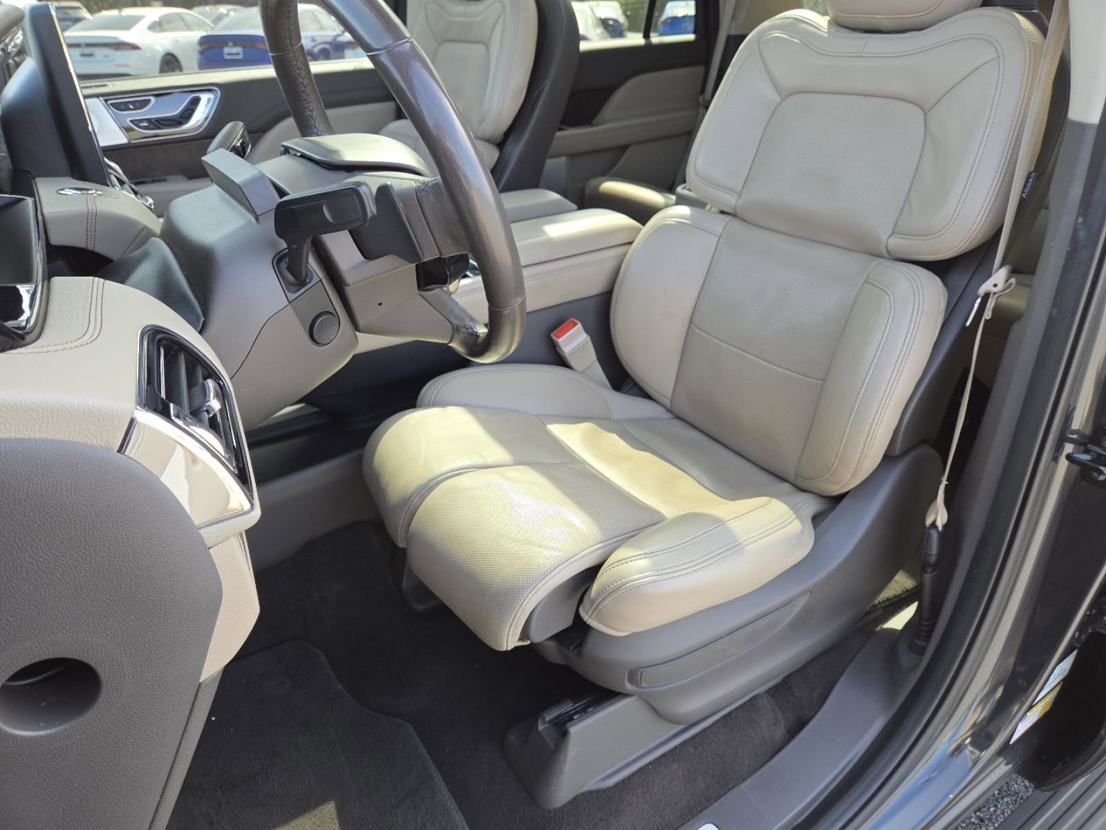 Used 2022 Lincoln Navigator Reserve image 29