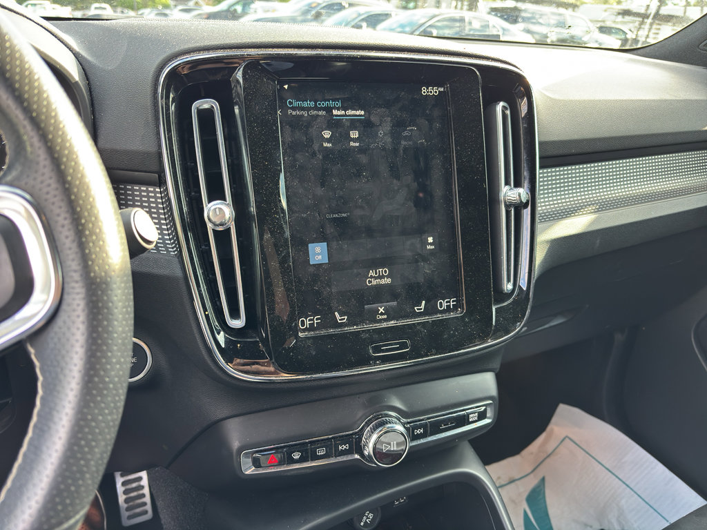 Used 2021 Volvo XC40 T5 R-Design w/ Advanced Package image 11