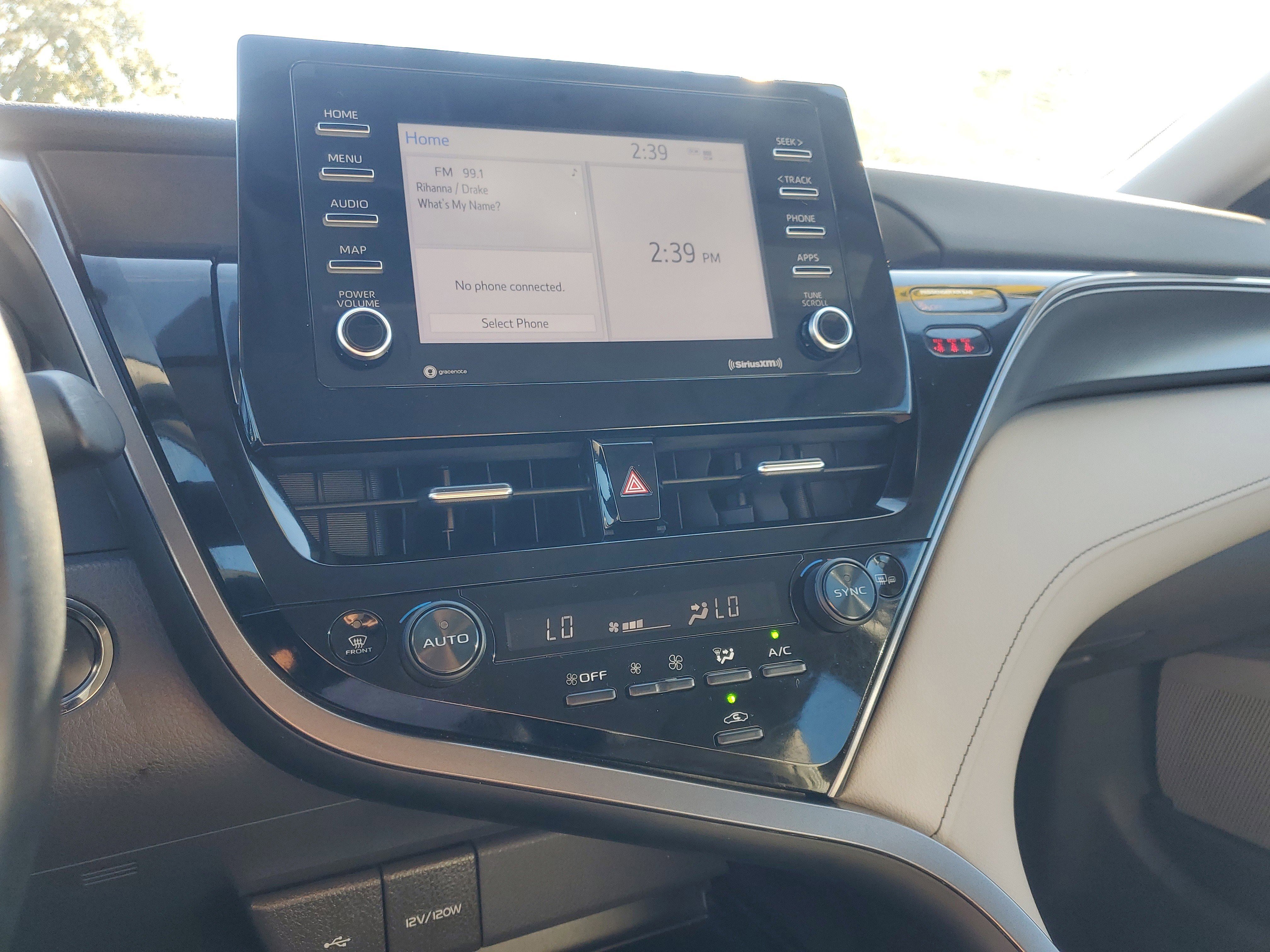 Used 2023 Toyota Camry SE image 25