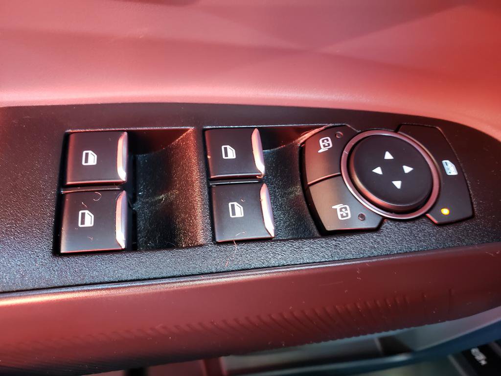 Used 2025 Ford Maverick Lobo AWD/4WD image 25