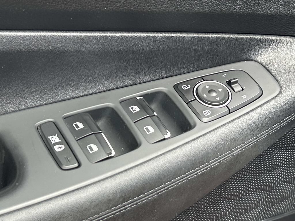Used 2019 Hyundai Santa Fe SE AWD/4WD image 17