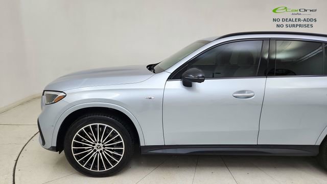 Used 2025 Mercedes-Benz GLC 350e 4MATIC w/ AMG Line image 4