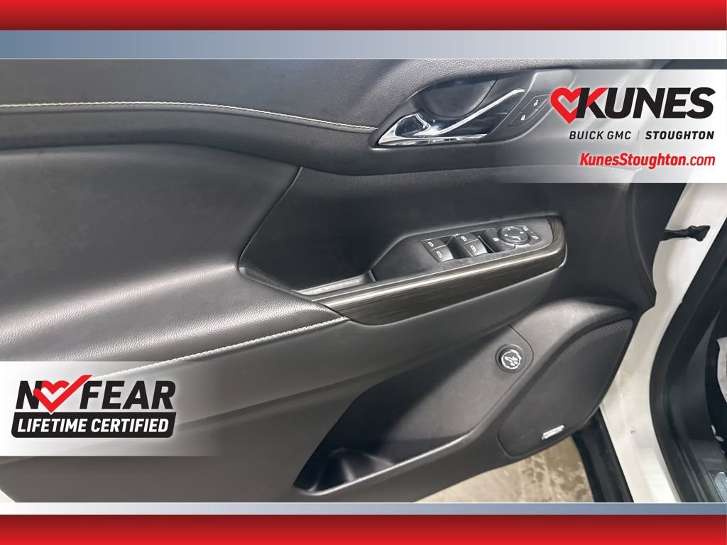 Used 2023 GMC Acadia SLT image 19