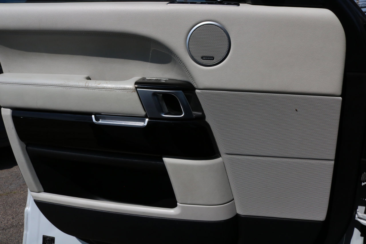 Used 2017 Land Rover Range Rover Supercharged image 19