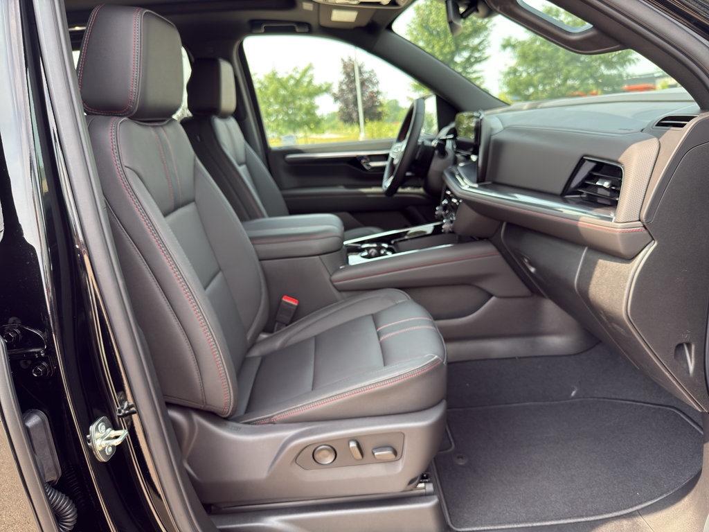 New 2026 Chevrolet Suburban RST w/ Comfort Package AWD/4WD image 46
