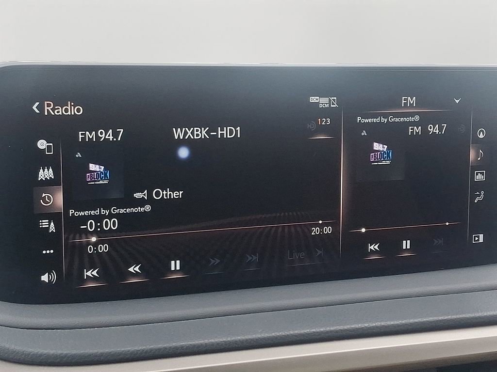 Used 2022 Lexus RX 350L Premium w/ Premium Package image 19