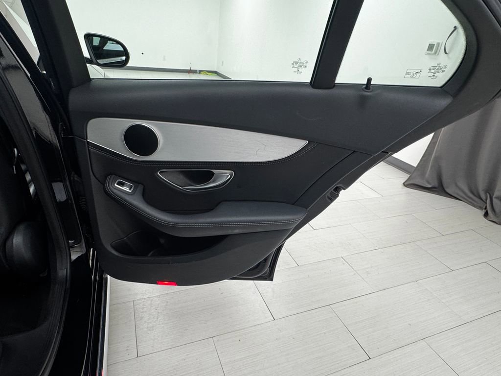 Used 2015 Mercedes-Benz C 300 4MATIC Sedan image 15