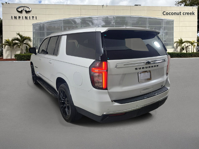 Used 2022 Chevrolet Suburban LT RWD image 3