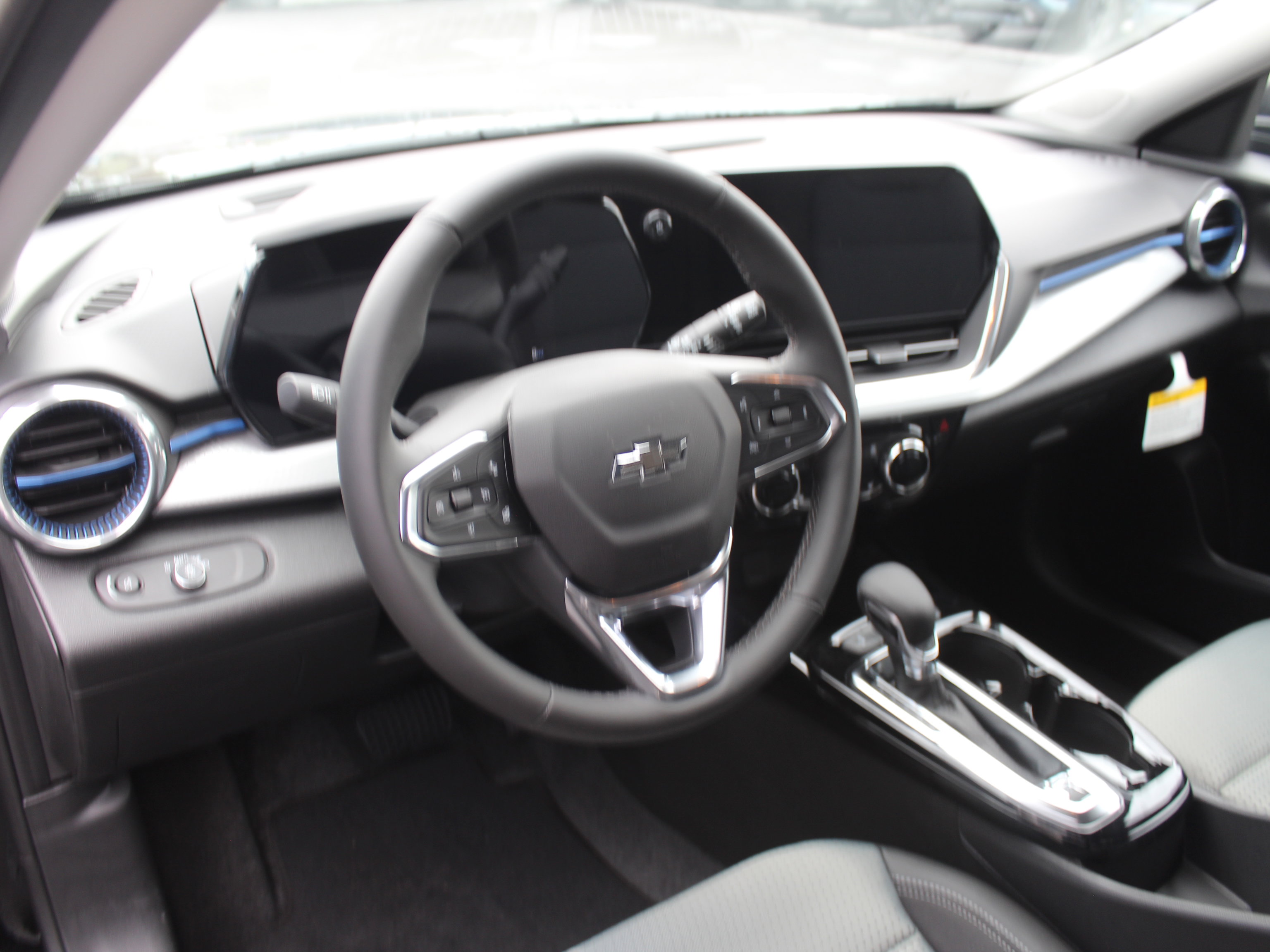 New 2026 Chevrolet Trax LT image 10