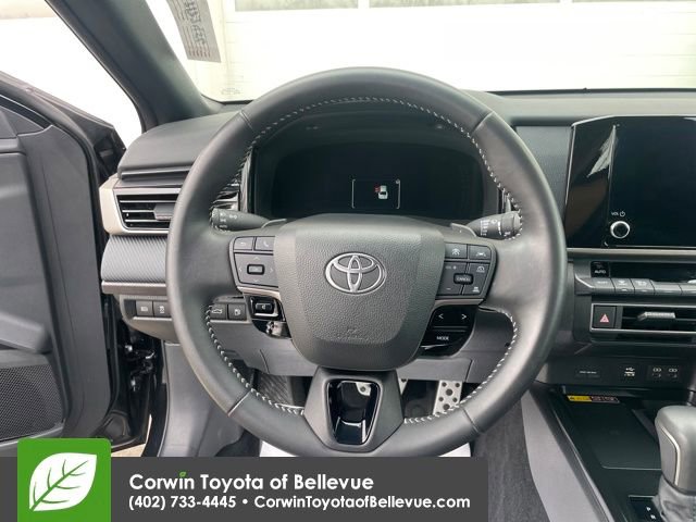 Used 2025 Toyota Camry SE image 21