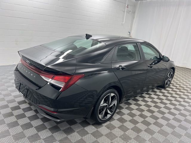 Used 2023 Hyundai Elantra SEL w/ Convenience Package image 5