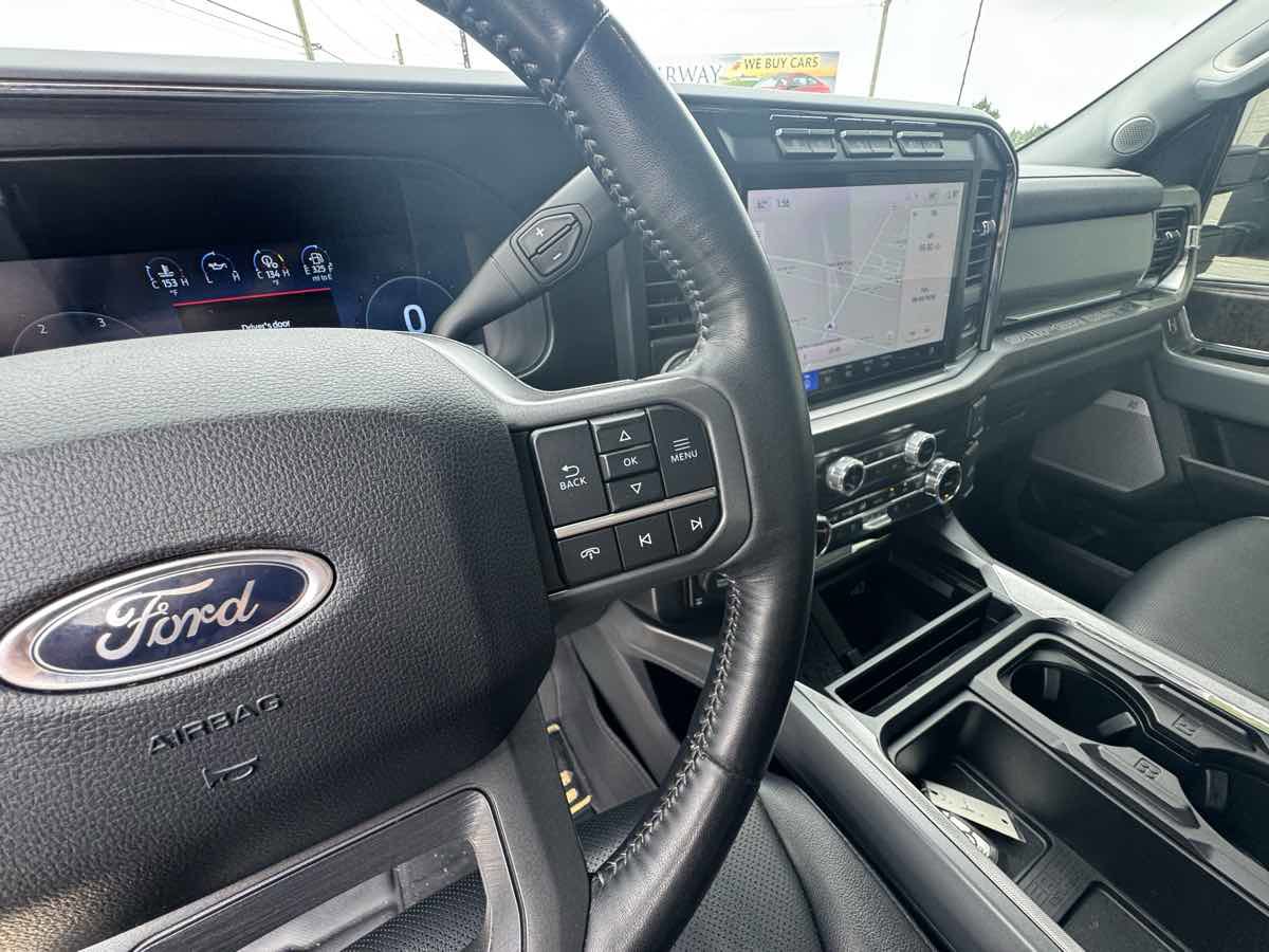 Used 2024 Ford F350 Lariat w/ Lariat Ultimate Package AWD/4WD image 15