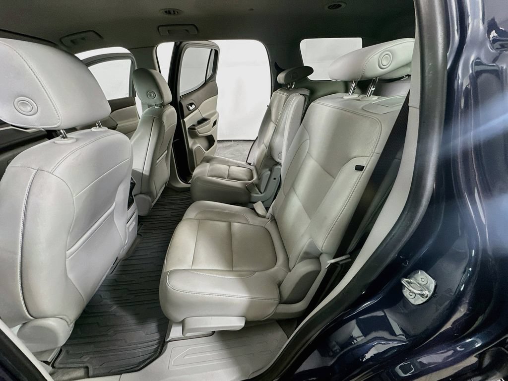 Used 2019 GMC Acadia SLT FWD image 17