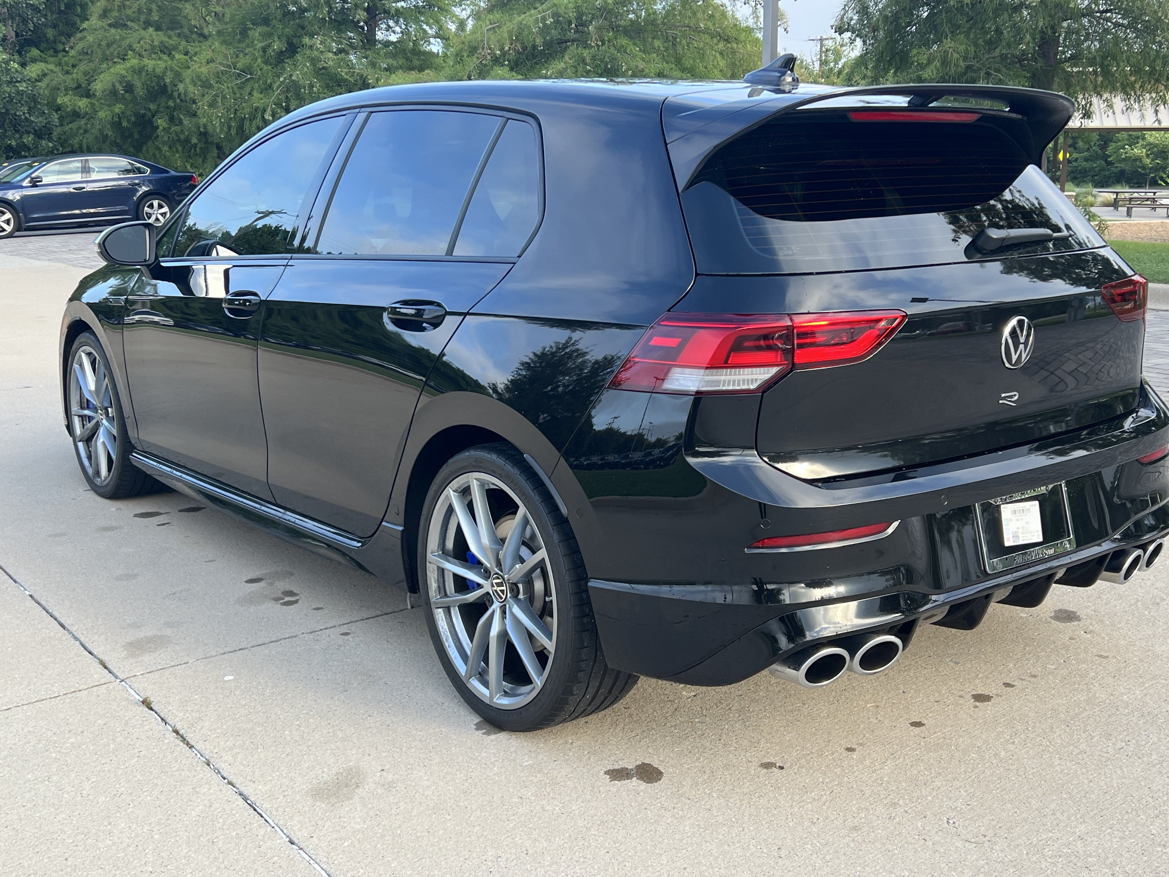 Used 2024 Volkswagen Golf R AWD/4WD image 8