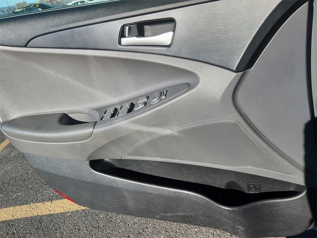 Used 2014 Hyundai Sonata GLS image 8