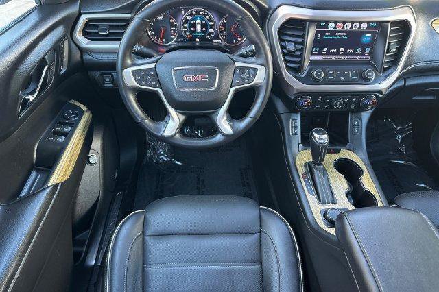 Used 2018 GMC Acadia Denali w/ Technology Package FWD image 15