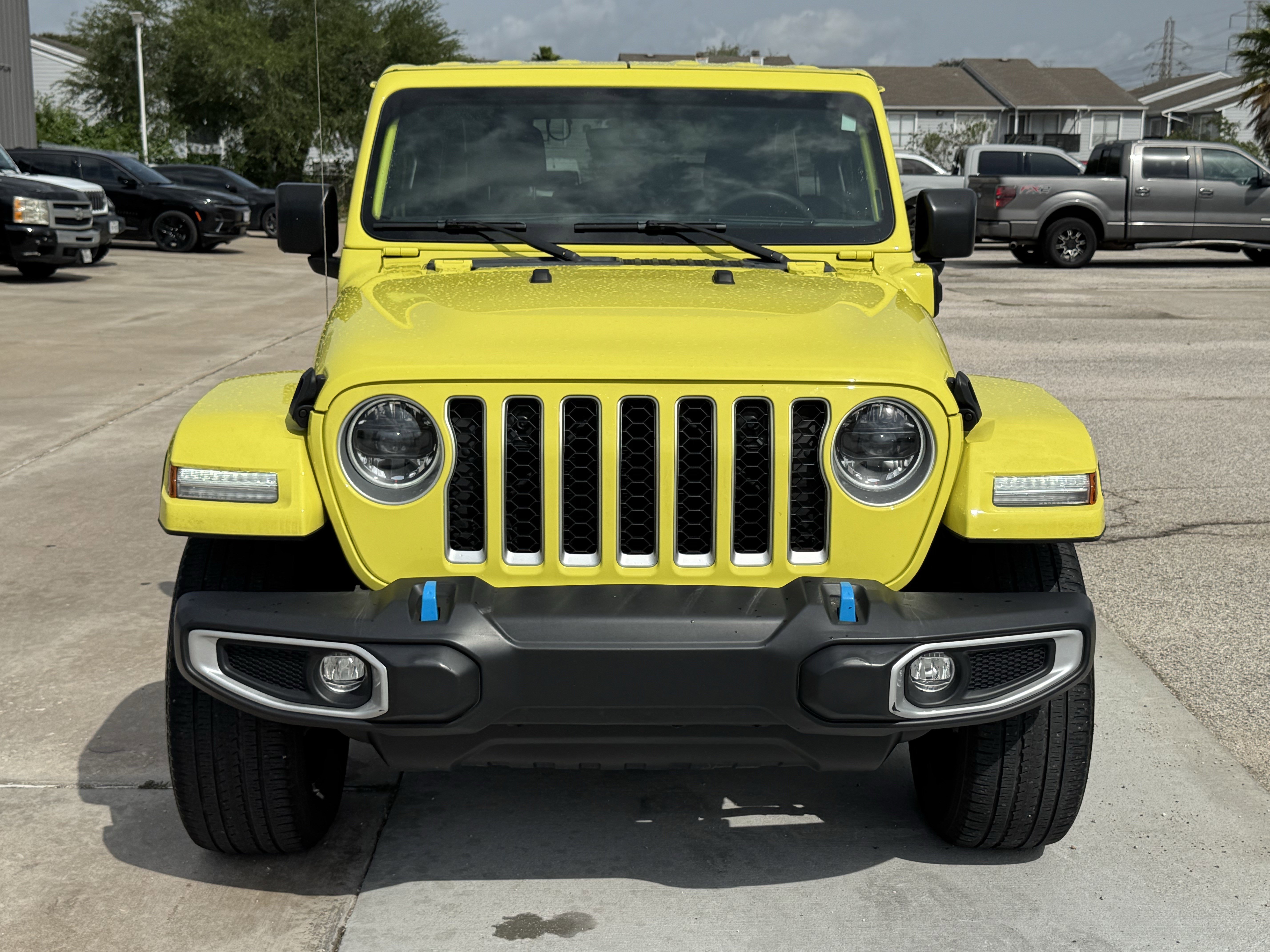 Used 2023 Jeep Wrangler Sahara AWD/4WD image 3
