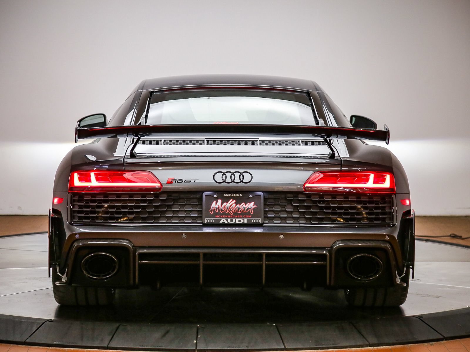 Used 2023 Audi R8 V10 GT RWD image 16