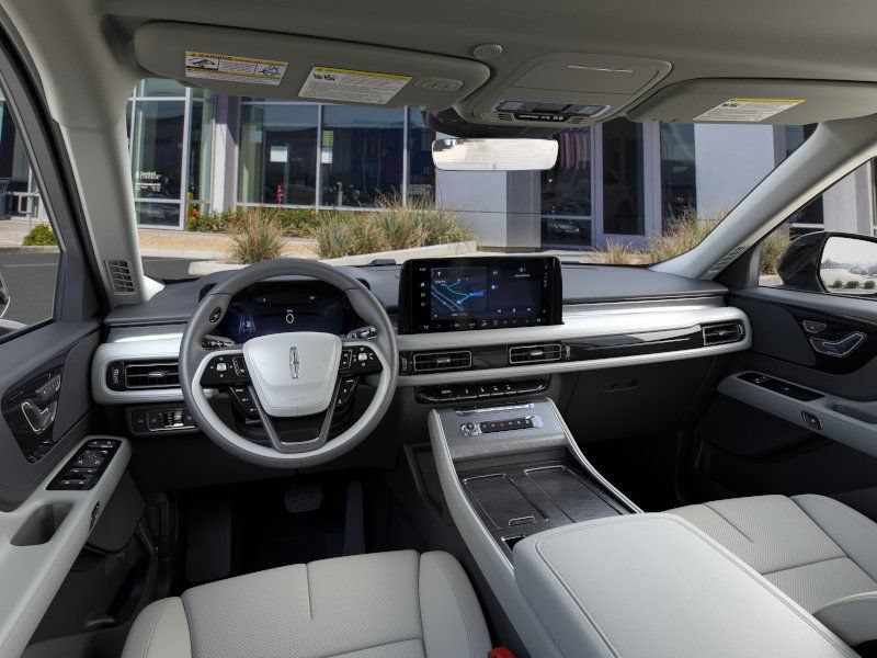 New 2026 Lincoln Aviator AWD w/ Jet Appearance Package image 8