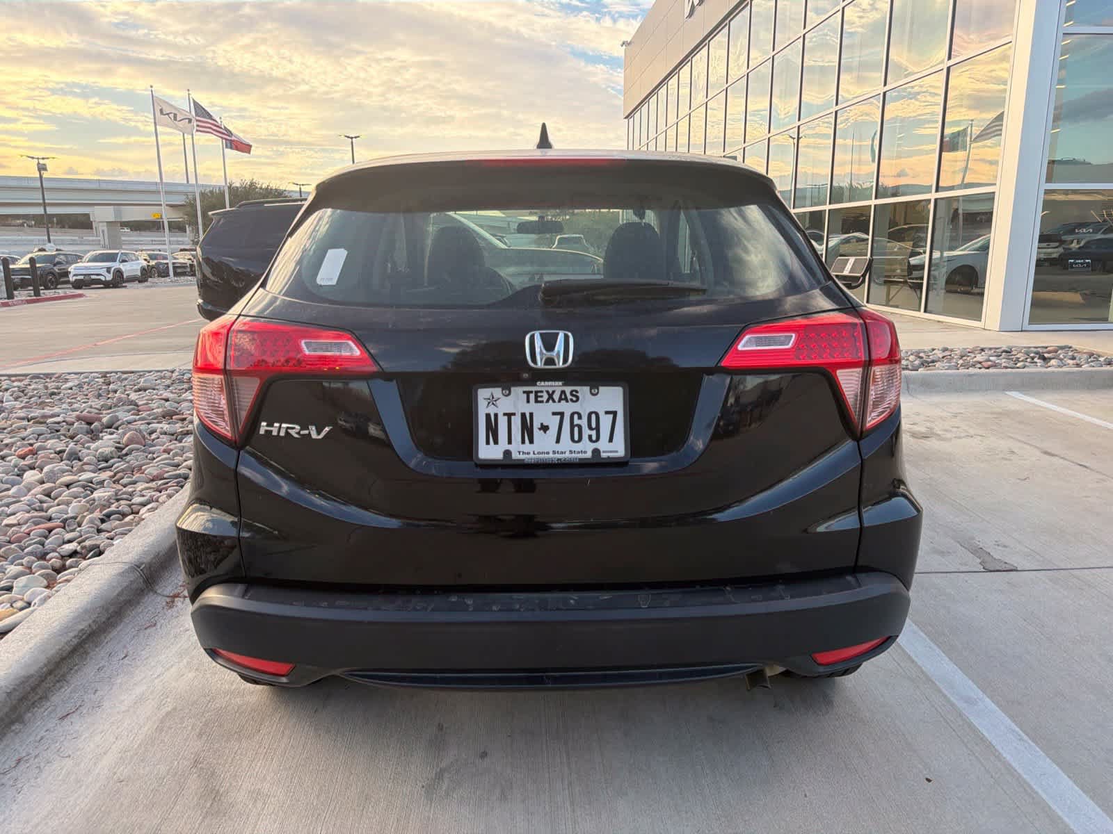 Used 2017 Honda HR-V LX image 5
